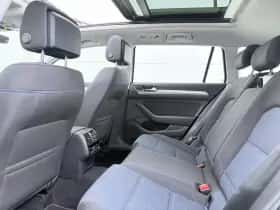 Volkswagen Passat (2022) thumbnail 8