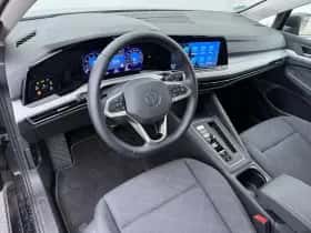 Volkswagen Golf (2023) thumbnail 4