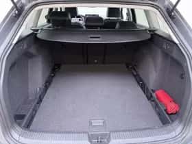 Volkswagen Golf (2024) thumbnail 9