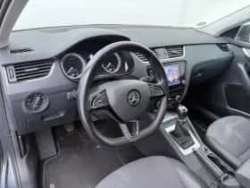 Škoda Octavia (2020) thumbnail 4