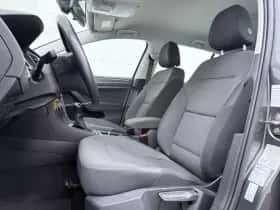 Volkswagen Golf (2017) thumbnail 5