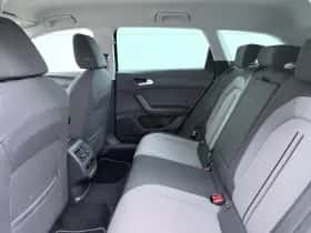 SEAT Leon (2024) thumbnail 8