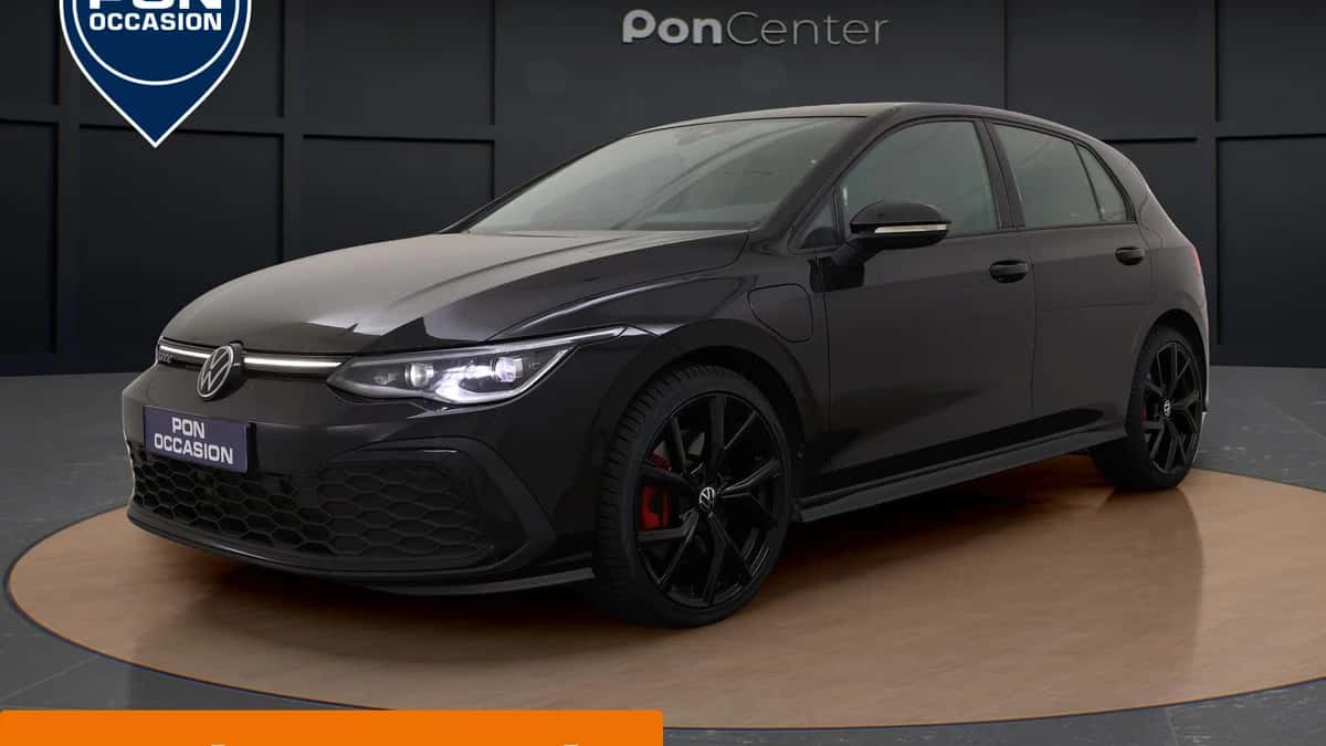 Volkswagen Golf (2023) — foto 1