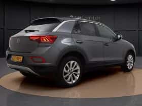 Volkswagen T-Roc (2024) thumbnail 6