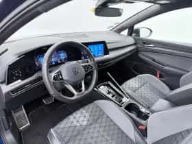Volkswagen Golf (2024) thumbnail 4