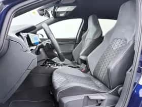Volkswagen Golf (2024) thumbnail 5