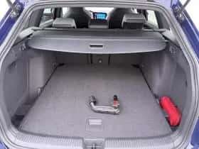 Volkswagen Golf (2024) thumbnail 9