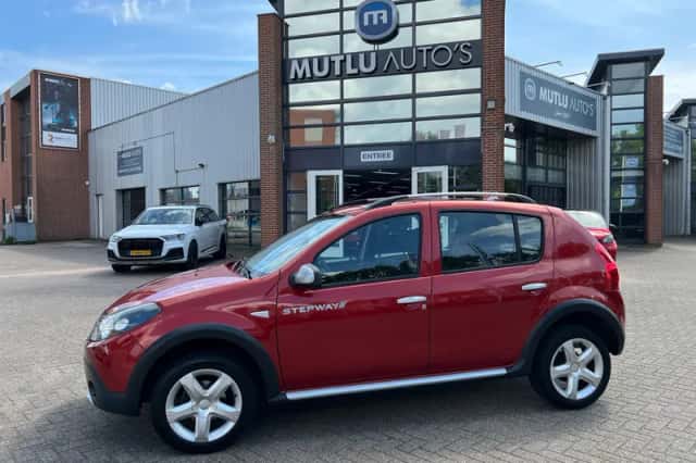 Dacia Sandero (2010) thumbnail 6