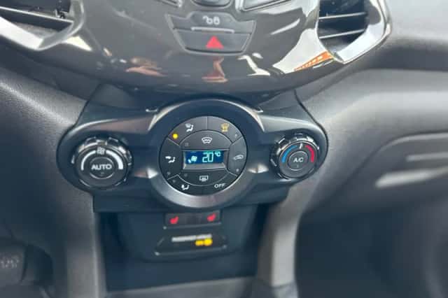 Ford EcoSport (2016) thumbnail 6