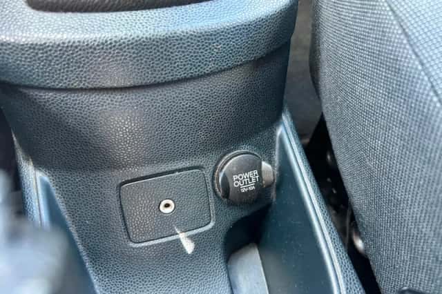 Ford Fiesta (2009) thumbnail 6