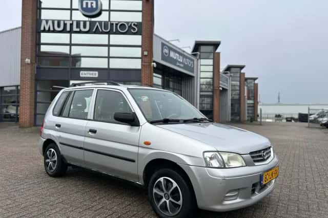 Mazda Demio (2003) thumbnail 1