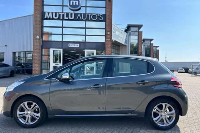 Peugeot 208 (2014) thumbnail 3