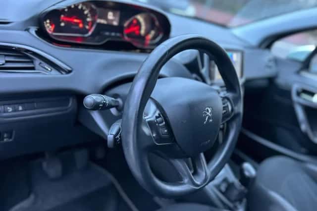 Peugeot 208 (2014) thumbnail 6