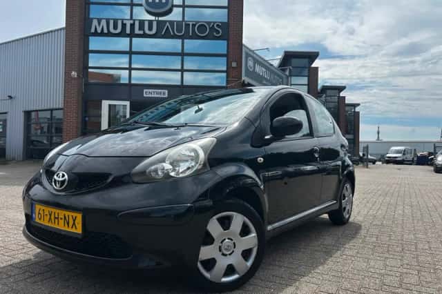 Toyota Aygo (2007) thumbnail 2