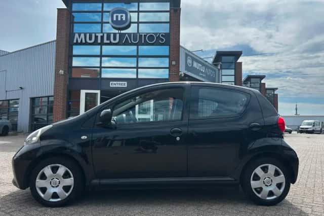 Toyota Aygo (2007) thumbnail 3
