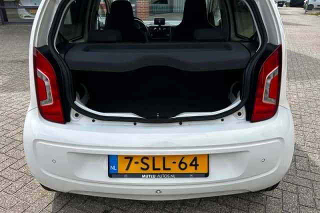 Volkswagen Up! (2013) thumbnail 6
