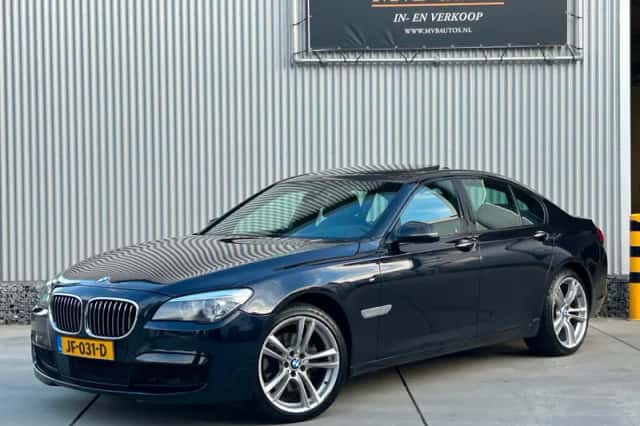 BMW 7-Serie (2015) thumbnail 2