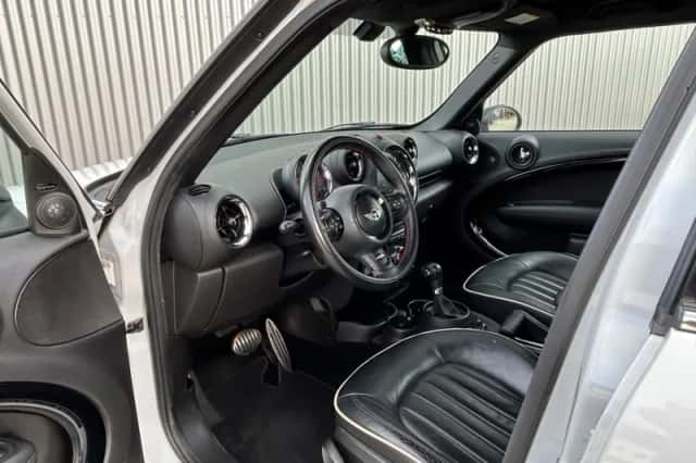 MINI Countryman (2012) thumbnail 6