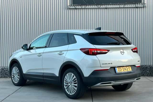 Opel Grandland X (2019) thumbnail 4