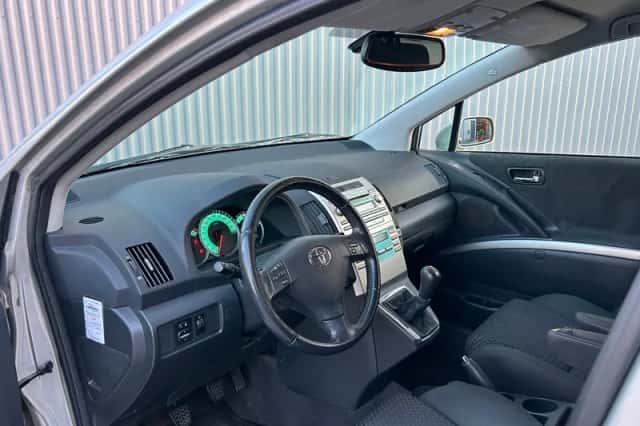 Toyota Verso (2008) thumbnail 5