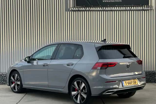 Volkswagen Golf (2021) thumbnail 3