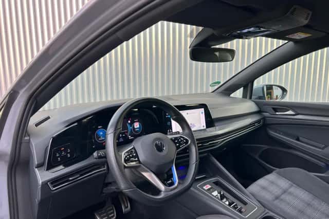 Volkswagen Golf (2021) thumbnail 6
