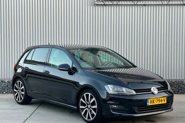 Volkswagen Golf (2013) thumbnail 1