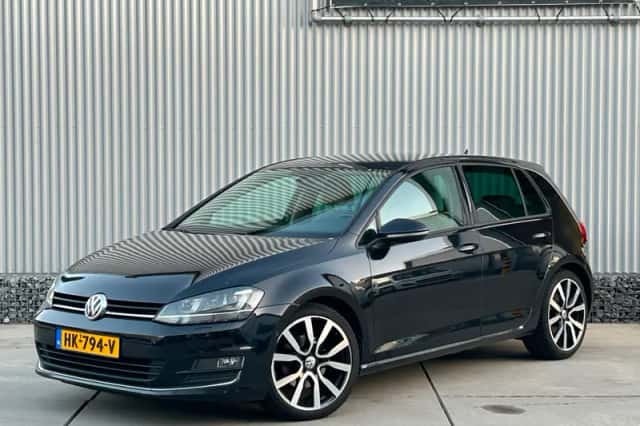 Volkswagen Golf (2013) thumbnail 2