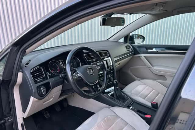 Volkswagen Golf (2013) thumbnail 5