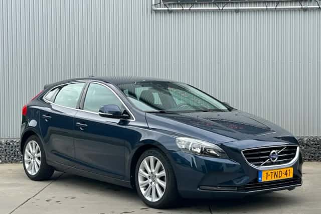 Volvo V40 (2014) thumbnail 1