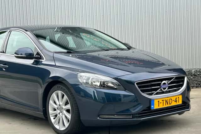 Volvo V40 (2014) thumbnail 5