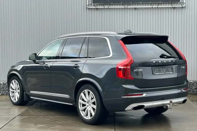 Volvo XC90 (2016) thumbnail 3