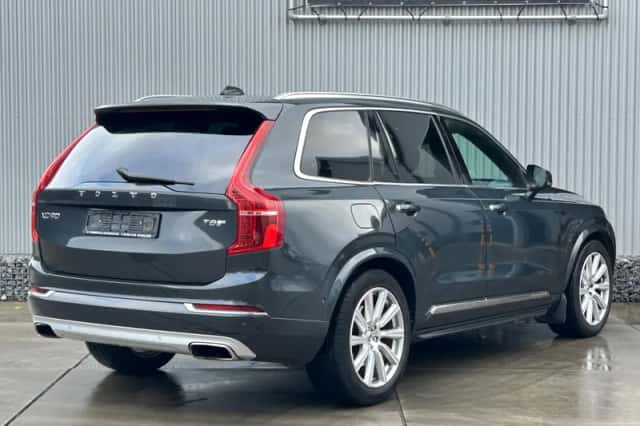 Volvo XC90 (2016) thumbnail 4