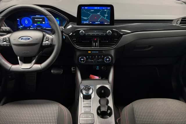 Ford Kuga (2021) thumbnail 4
