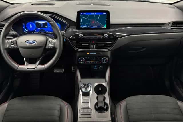 Ford Kuga (2021) thumbnail 4