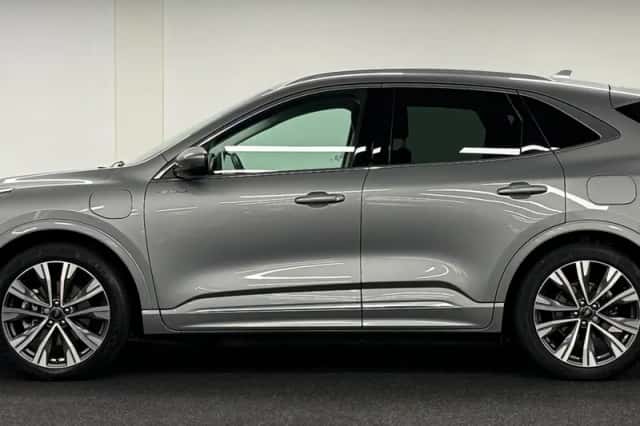 Ford Kuga (2021) thumbnail 5