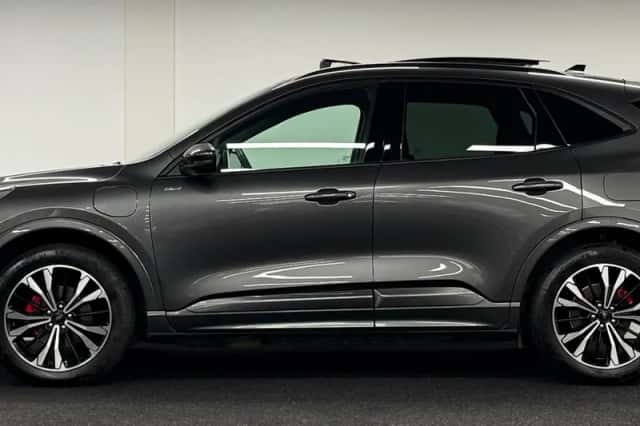 Ford Kuga (2023) thumbnail 5