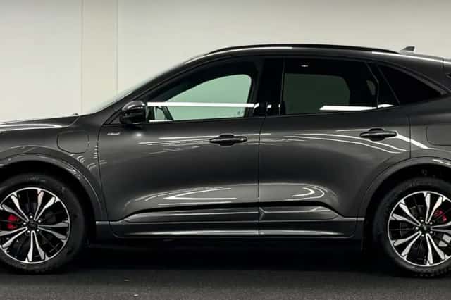 Ford Kuga (2022) thumbnail 5
