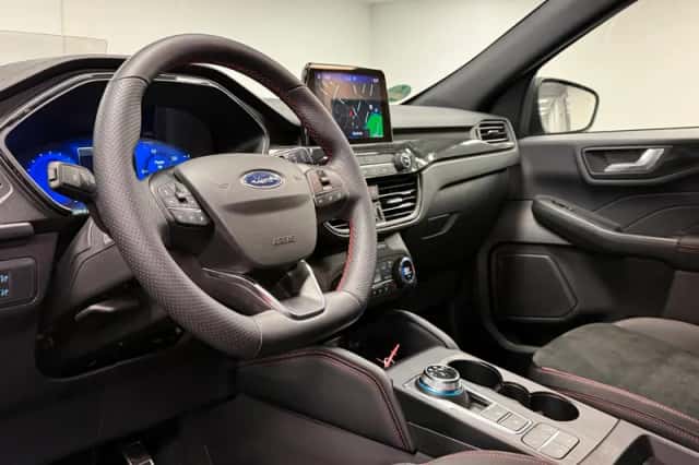 Ford Kuga (2022) thumbnail 6
