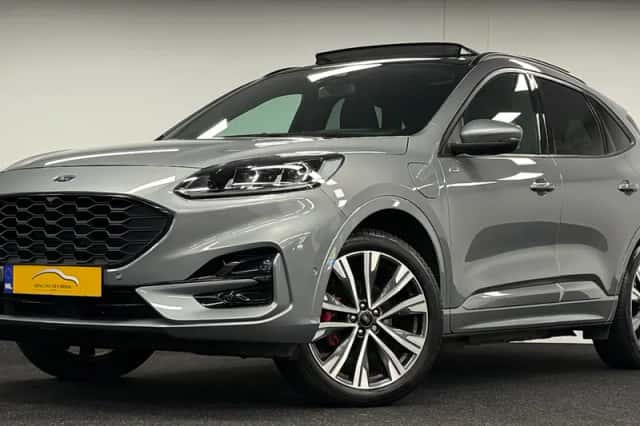 Ford Kuga (2023) thumbnail 1