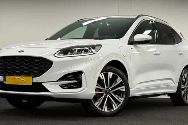 Ford Kuga (2022) thumbnail 1