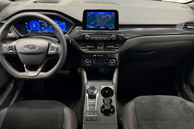 Ford Kuga (2022) thumbnail 4