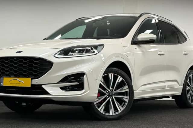 Ford Kuga (2022) thumbnail 1