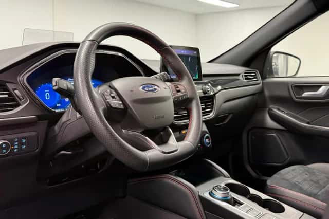 Ford Kuga (2022) thumbnail 6