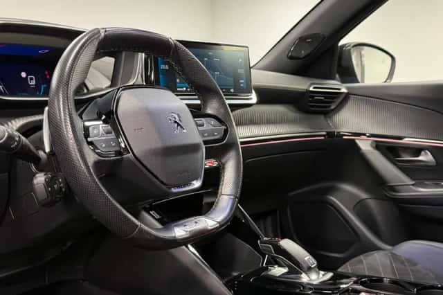Peugeot 2008 (2021) thumbnail 5