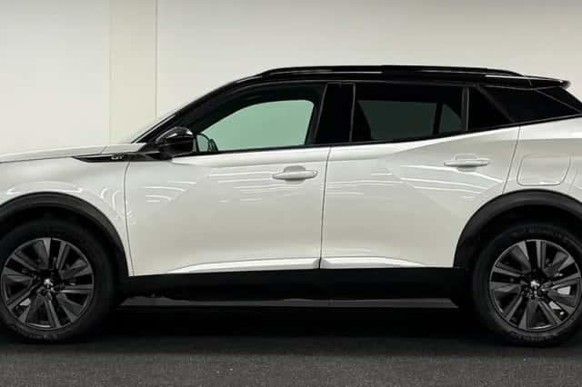 Peugeot 2008 (2022) thumbnail 4