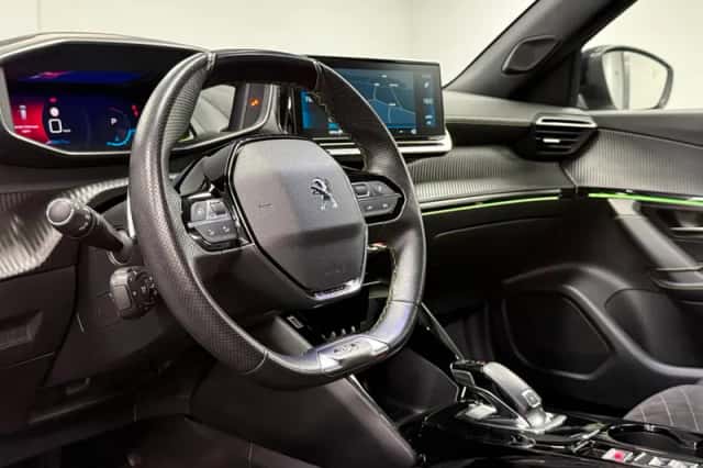 Peugeot 2008 (2022) thumbnail 5