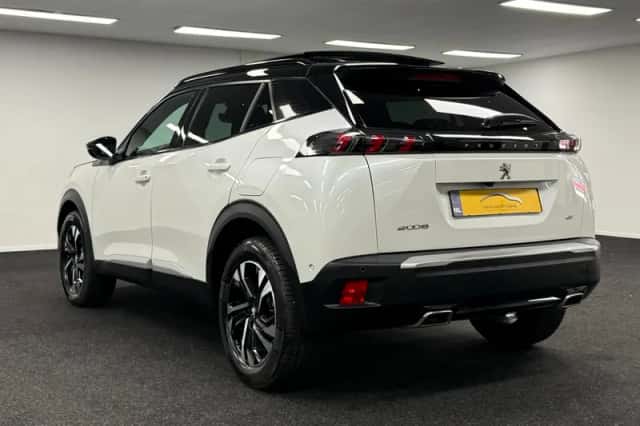 Peugeot 2008 (2022) thumbnail 5