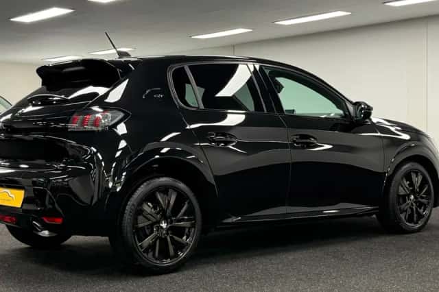 Peugeot 208 (2021) thumbnail 5
