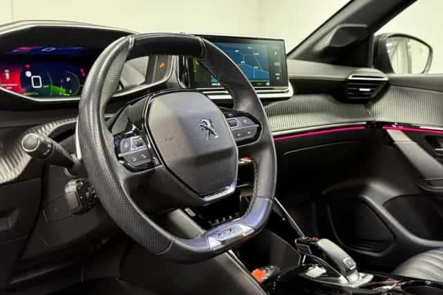 Peugeot 208 (2021) thumbnail 5